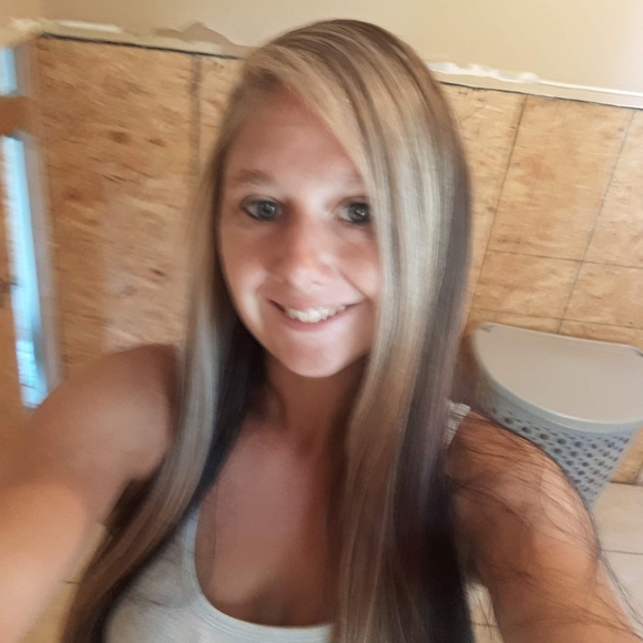 Meet your Posher, Amber - Picture 1 of 1